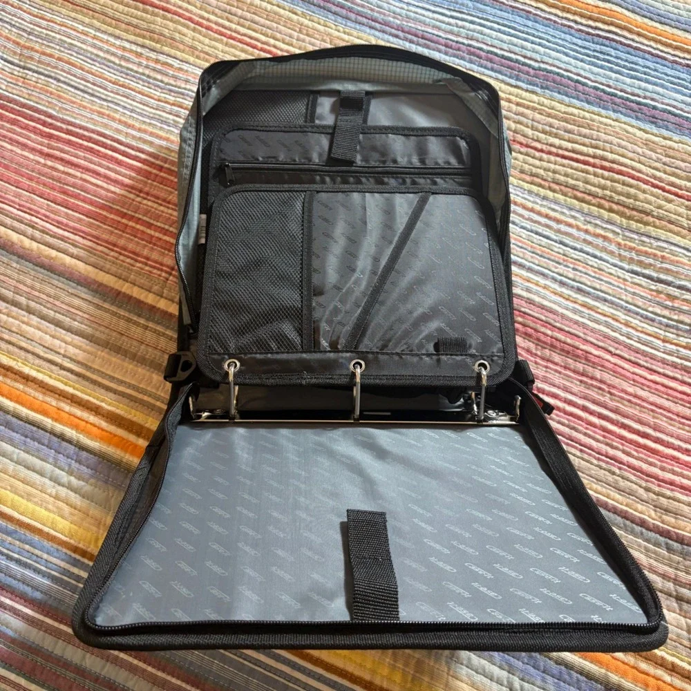 Case-it Zipper Binder Unisex OS Black Red Excellent 3-Ring Laptop Sleeve Strap